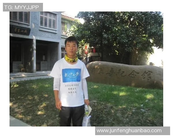 何杨的奋斗历程与人生哲学探索：从平凡到卓越的心路历程