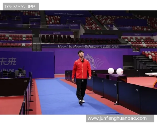 闫安直播国乒女队足球比赛展现运动魅力与团队精神的精彩瞬间